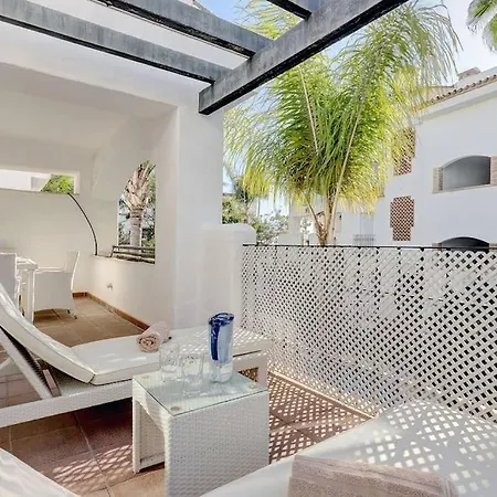 Modern 2-bedroom Flat Next To The Sea Apartment *