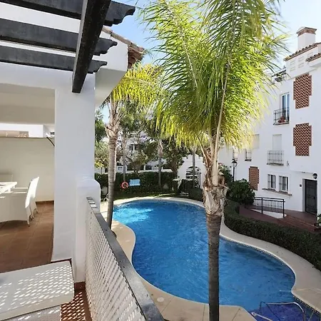 Apartment Modern 2-bedroom Flat Next To The Sea