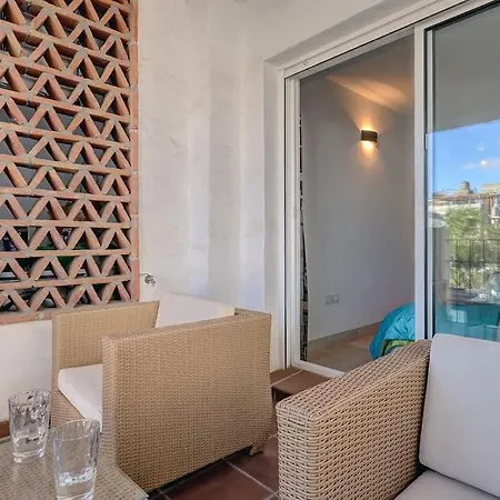 Modern 2-bedroom Flat Next To The Sea Apartment Marbella