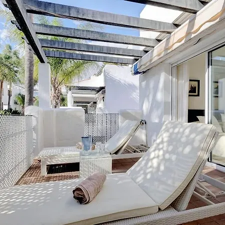 Modern 2-bedroom Flat Next To The Sea Apartment *
