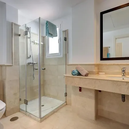 Apartment Modern 2-bedroom Flat Next To The Sea Marbella