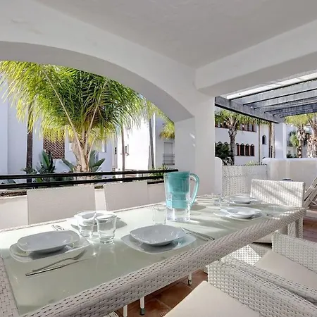 Modern 2-bedroom Flat Next To The Sea 公寓