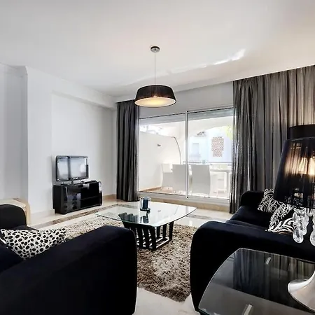 Modern 2-bedroom Flat Next To The Sea Apartment Marbella
