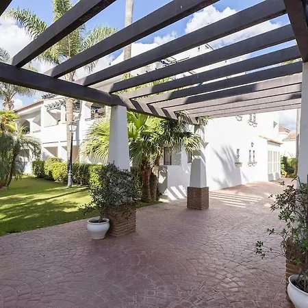 Apartment Modern 2-bedroom Flat Next To The Sea *