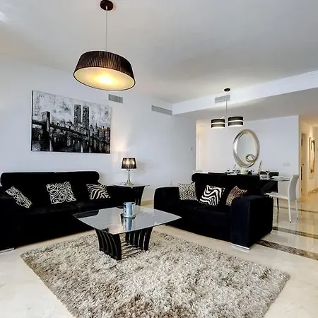 Apartment Modern 2-bedroom Flat Next To The Sea