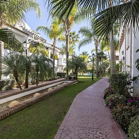 Modern 2-bedroom Flat Next To The Sea * Marbella