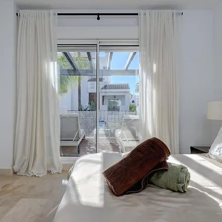 Apartman Modern 2-bedroom Flat Next To The Sea Marbella